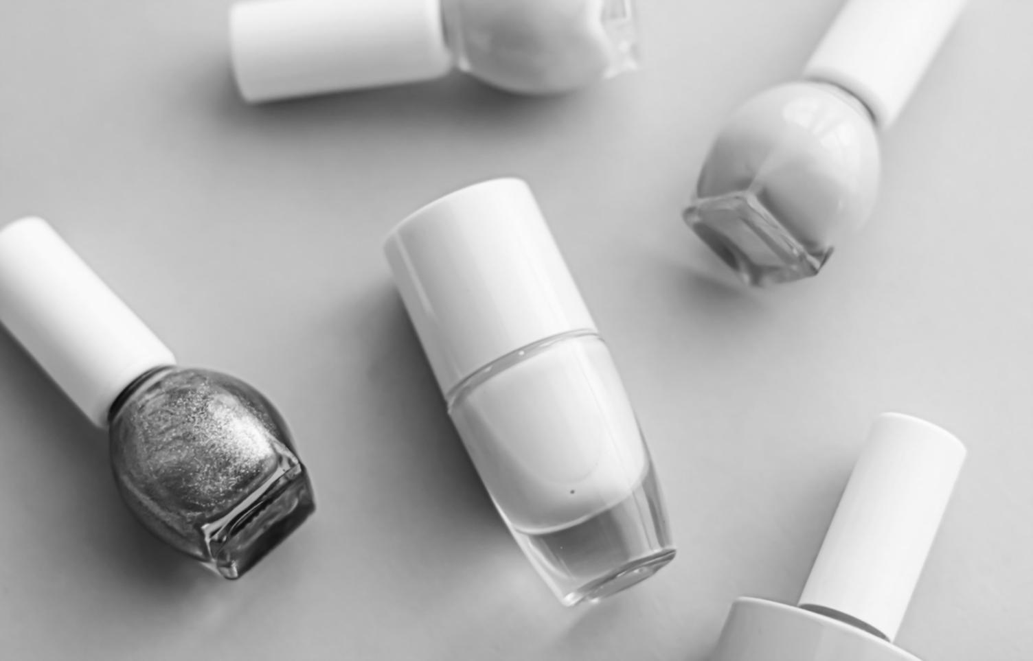 Tecniche avanzate di nail art in corso di apprendimento